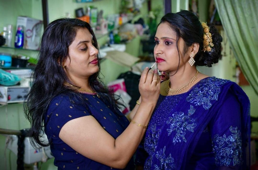 DAFFODILS BEAUTY PARLOUR CHERUTHONI