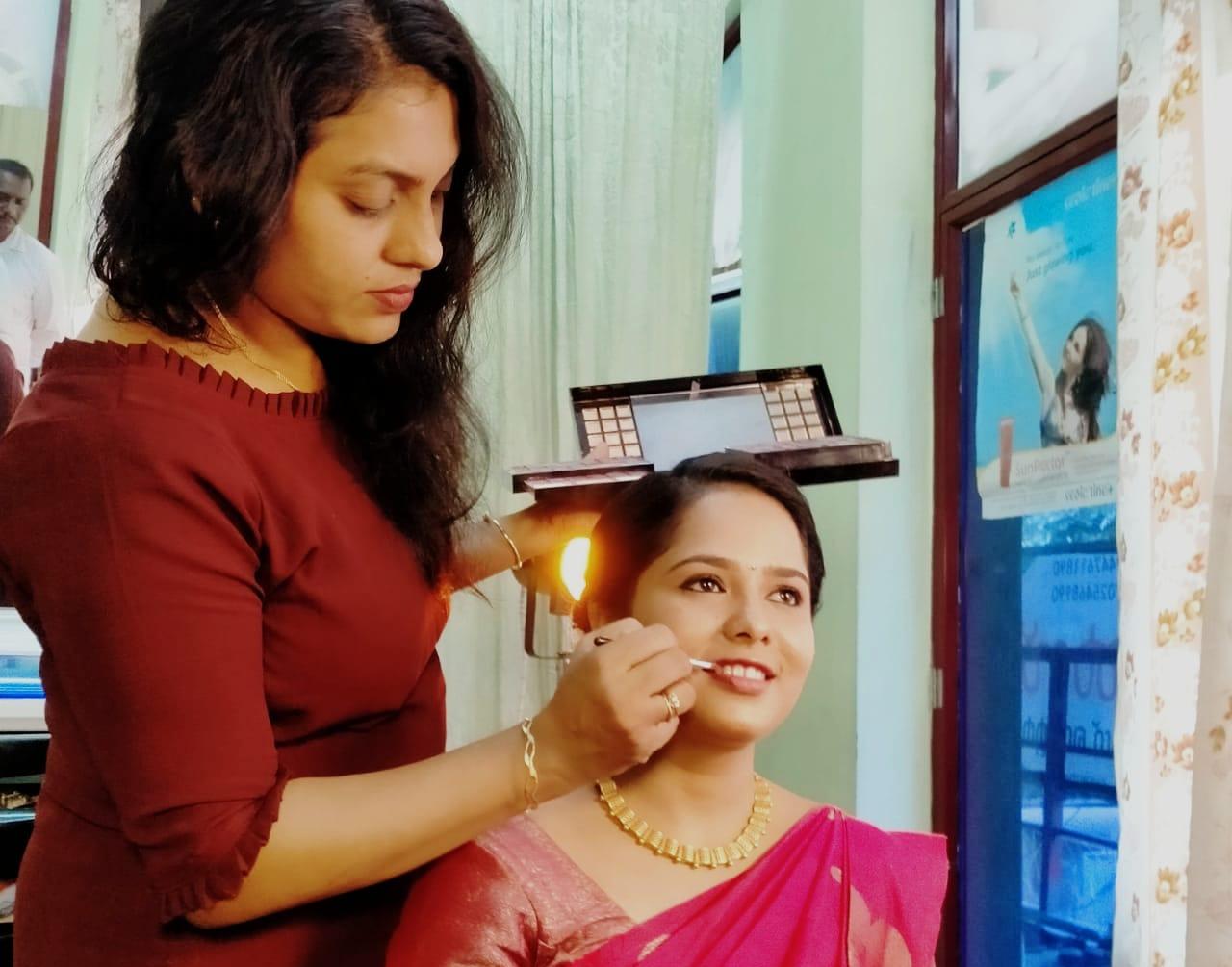 DAFFODILS BEAUTY PARLOUR CHERUTHONI